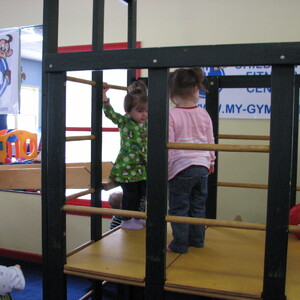 2007_Bella-MyGym-and-new-bed_Dec