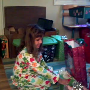 2011-12-25_08-33-45_868.mp4