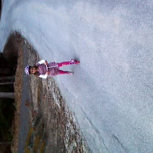 VID_20120319_185633.m4v